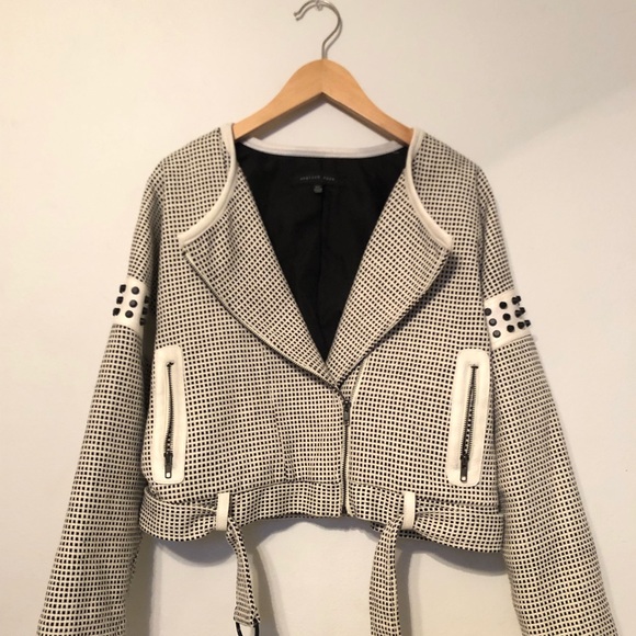 Chic jacket - Picture 1 of 8